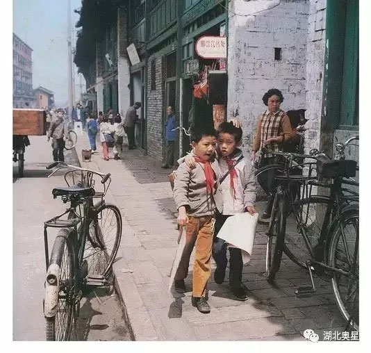 用爱浇灌祖国的花朵,我们一直都在！