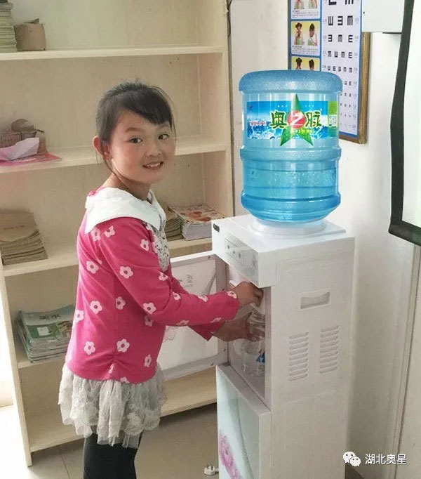 用爱浇灌祖国的花朵,我们一直都在！