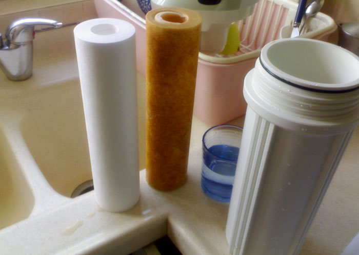 为何现在有生活品质的人都用桶装水，而不用净水器呢？