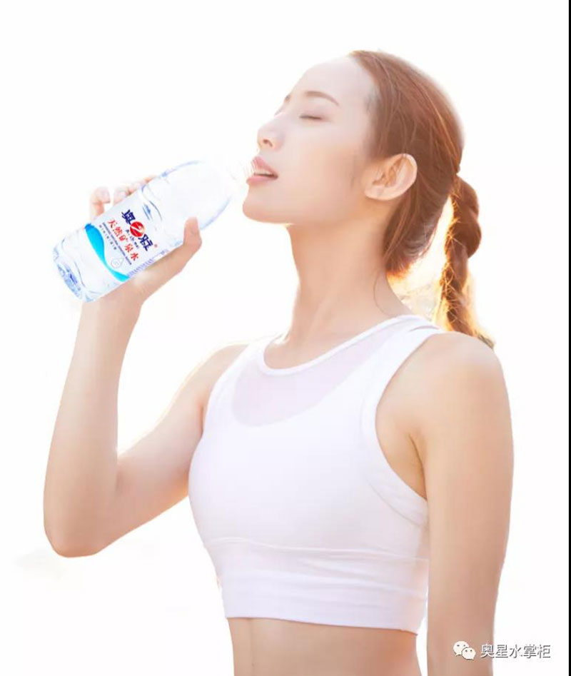 医学保健专家明确指出：水是人体第一大必需营养素